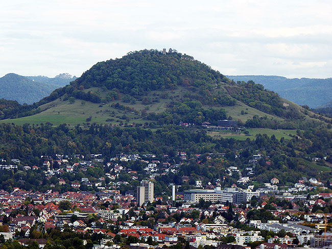 Die Achalm oberhalb Reutlingens; Foto: Thorsten Sonnemann (2019)