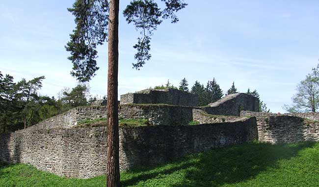 Koz hrdek v pohledu od jihu. Foto J. Hloek.  Koz hrdek, Anblick von Süden. Foto:  J. Hloek. 