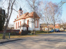 Erbach Bach, Ansicht der Kirche auf dem (vermeintlichen?) Burghügel; Foto: Christoph Engels (2022).