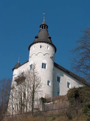 Ottensheim: Ansicht von Südosten. Foto: Patrick Schicht (2005)