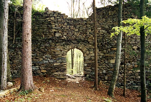 Schwarzenöda: Das Tor der Binnenmauer von Westen. Foto: Gerhard Reichhalter (1999)